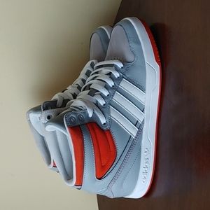 ❌❌SOLD❌❌Adidas Women's ankle Athletic shoes size 8 Gray and Red